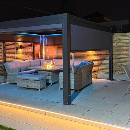 5 Bed Town House Within City Centre And Sleeps Up To 11 With Sky And Netflix Birmingham Esterno foto