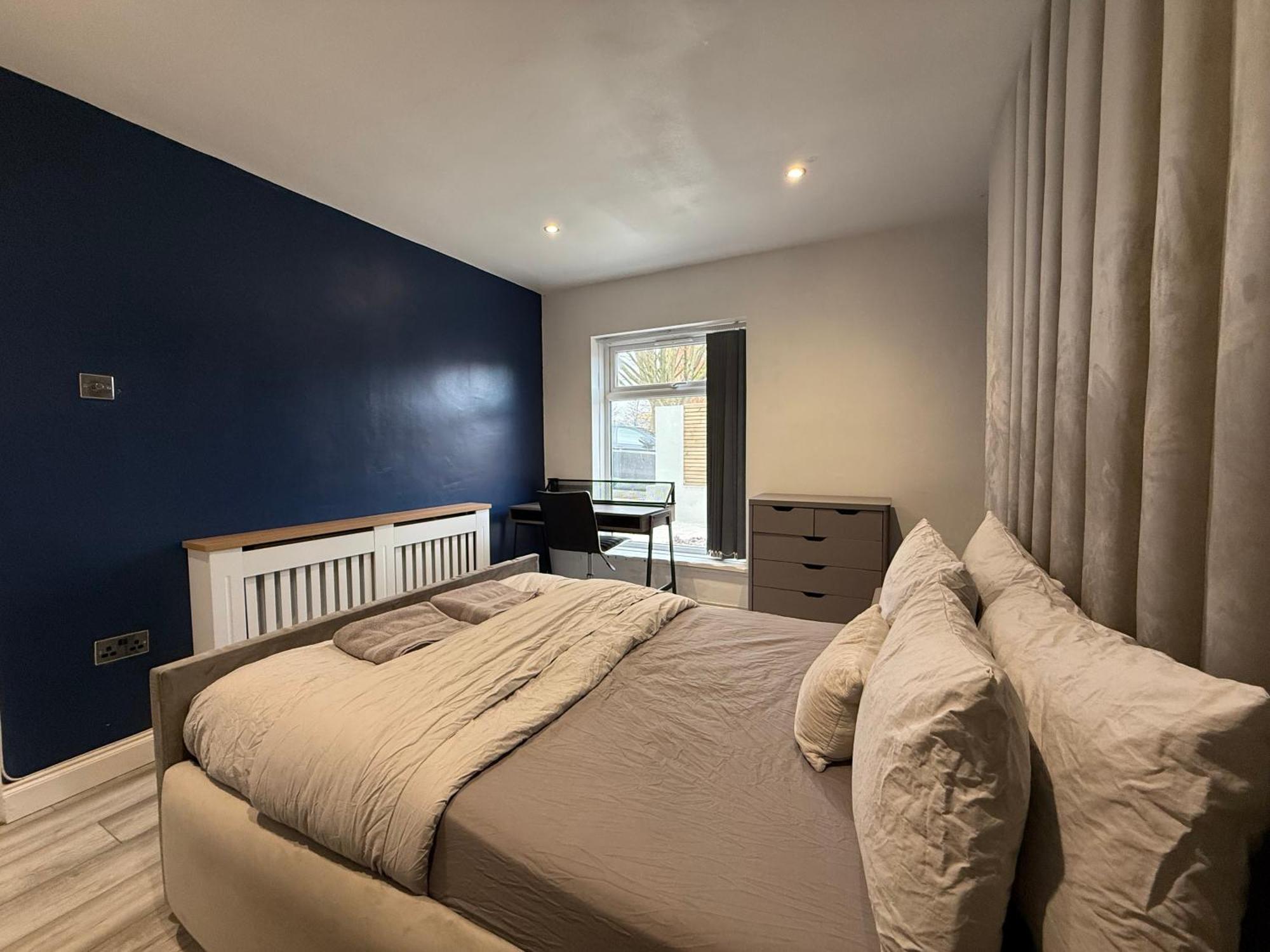 5 Bed Town House Within City Centre And Sleeps Up To 11 With Sky And Netflix Birmingham Esterno foto