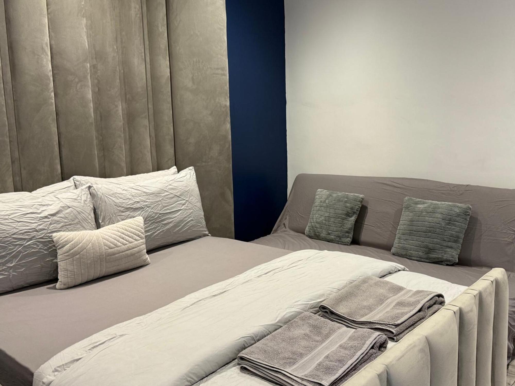 5 Bed Town House Within City Centre And Sleeps Up To 11 With Sky And Netflix Birmingham Esterno foto